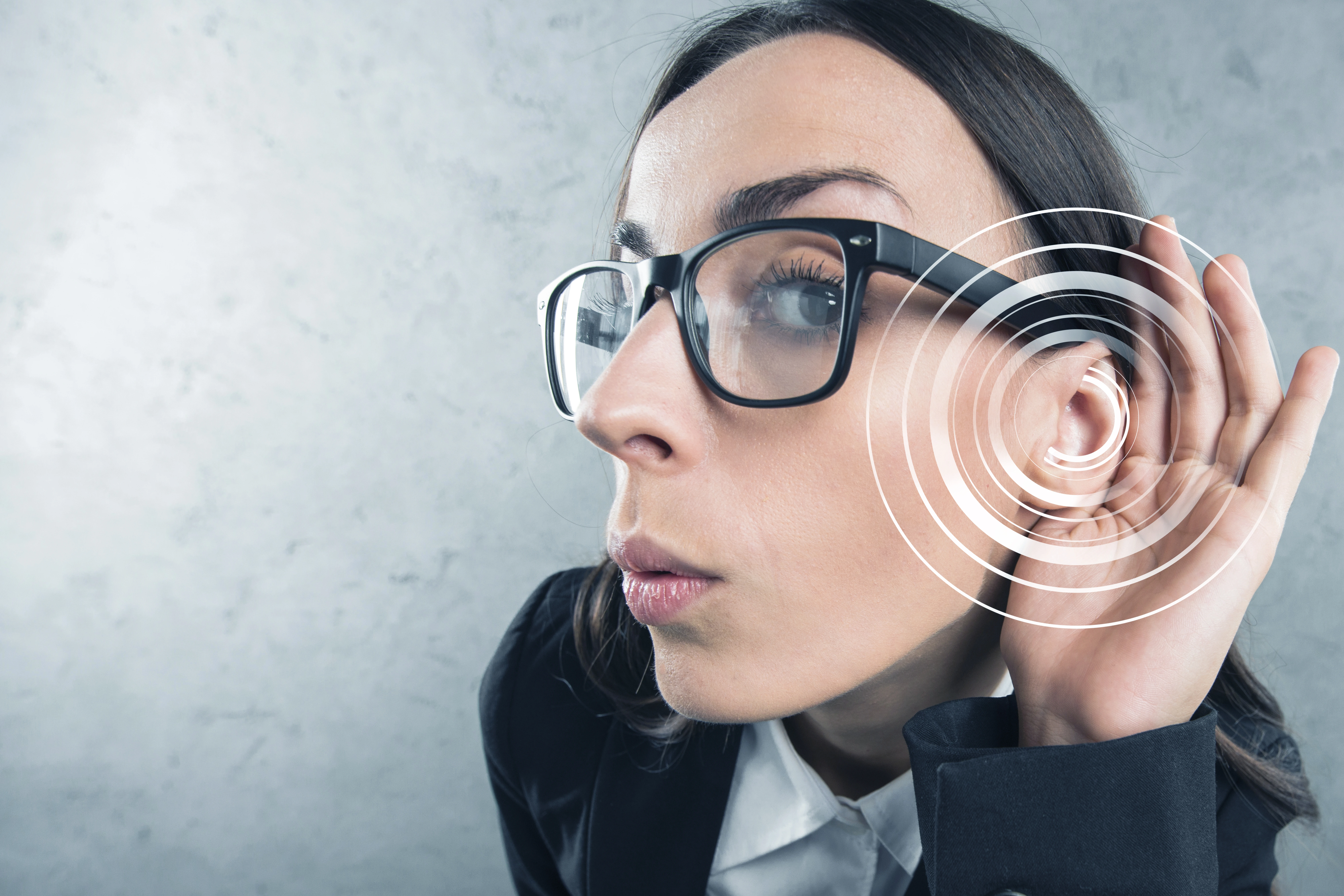 Guía completa de audífonos Oticon: tipos, tecnología, precios y tiempos de adaptación